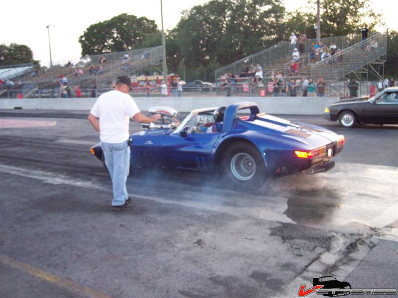#42.254- May 07, 2008- Gary directing me during the burnout of last (and quickest) run of the evening (Medium).jpg