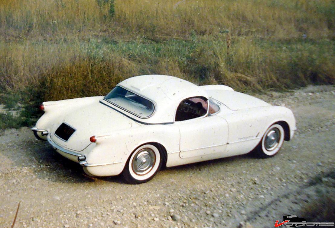 54 VETTE IN OUR DRIVE 1961.jpg